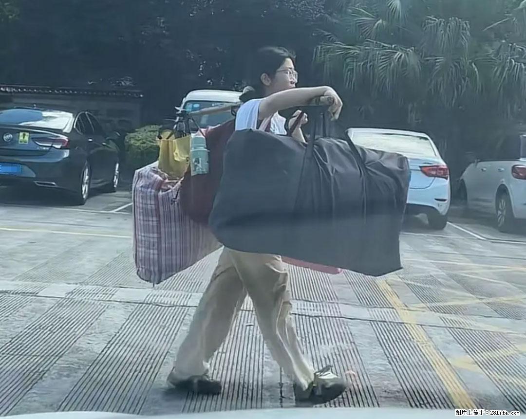 全网追的“扁担女孩”，找了一份暑假工，时薪12元 - 西双版纳生活资讯 - 西双版纳28生活网 bn.28life.com