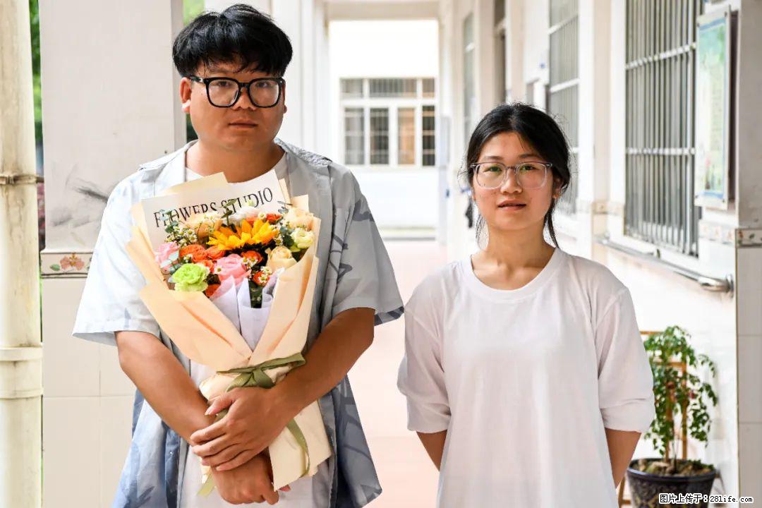 全网追的“扁担女孩”，找了一份暑假工，时薪12元 - 西双版纳生活资讯 - 西双版纳28生活网 bn.28life.com